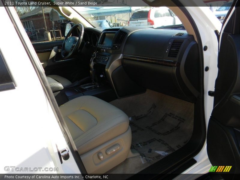 Super White / Sand Beige 2011 Toyota Land Cruiser