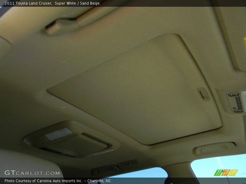 Super White / Sand Beige 2011 Toyota Land Cruiser