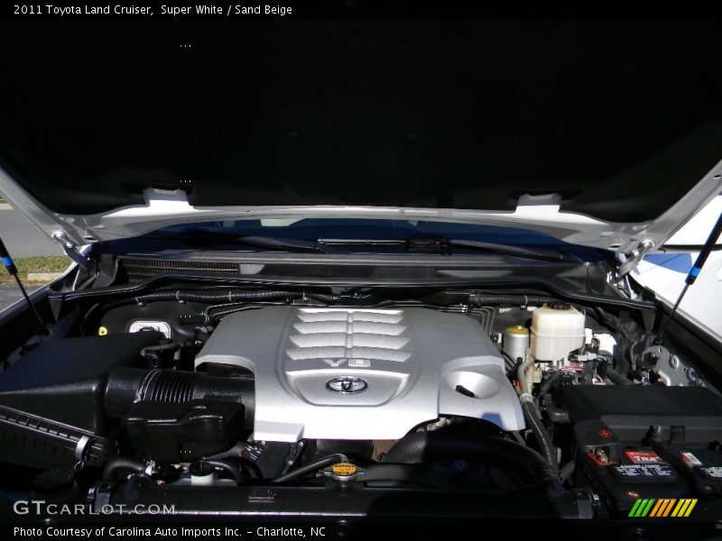 Super White / Sand Beige 2011 Toyota Land Cruiser