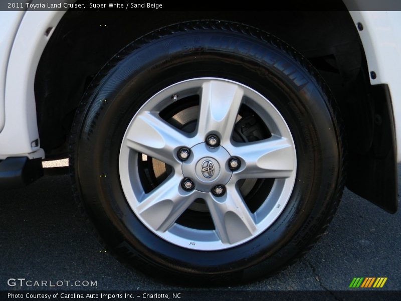 Super White / Sand Beige 2011 Toyota Land Cruiser