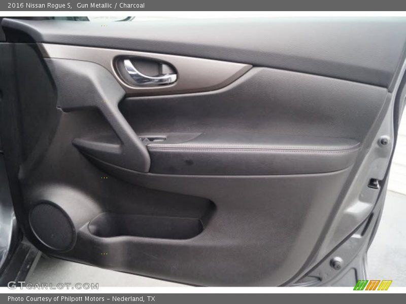 Gun Metallic / Charcoal 2016 Nissan Rogue S