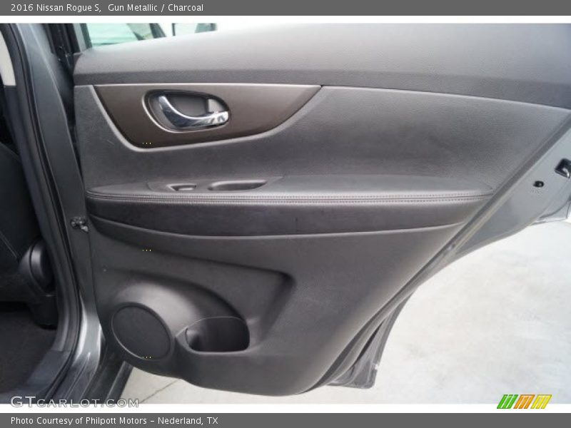 Gun Metallic / Charcoal 2016 Nissan Rogue S