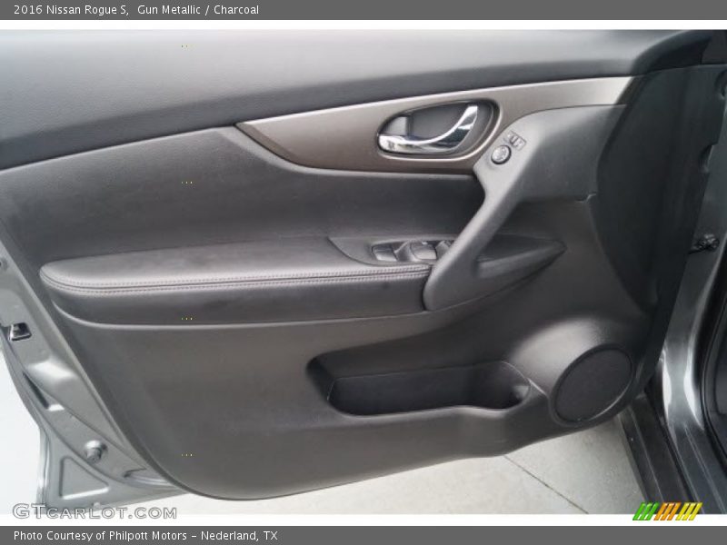 Gun Metallic / Charcoal 2016 Nissan Rogue S