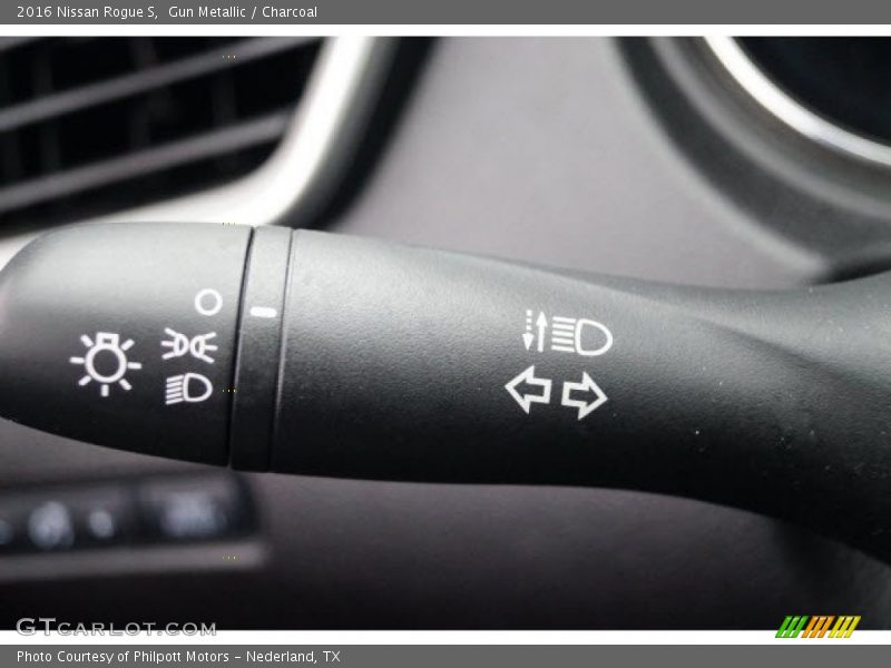 Gun Metallic / Charcoal 2016 Nissan Rogue S