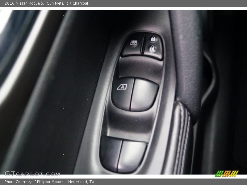 Gun Metallic / Charcoal 2016 Nissan Rogue S