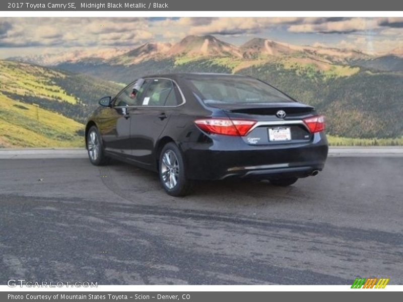 Midnight Black Metallic / Black 2017 Toyota Camry SE