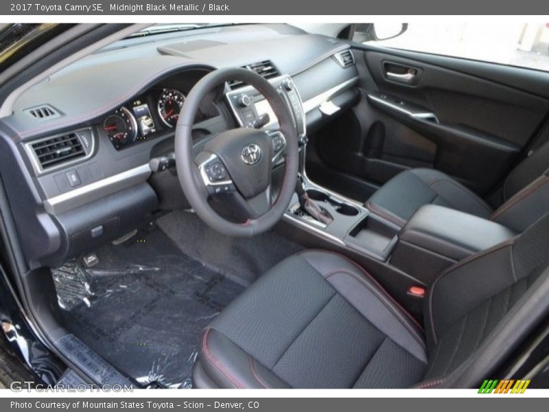 Midnight Black Metallic / Black 2017 Toyota Camry SE