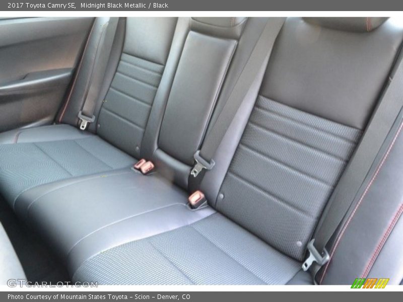 Midnight Black Metallic / Black 2017 Toyota Camry SE