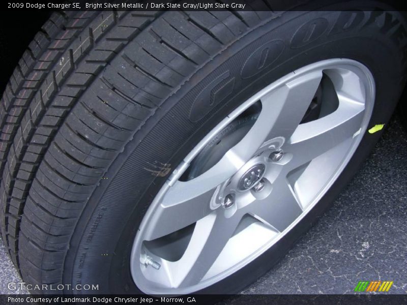 Bright Silver Metallic / Dark Slate Gray/Light Slate Gray 2009 Dodge Charger SE