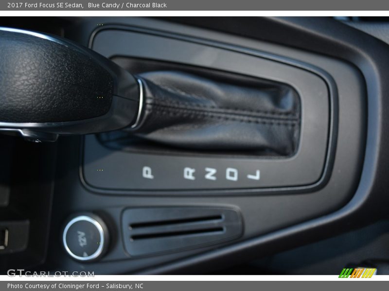 Blue Candy / Charcoal Black 2017 Ford Focus SE Sedan