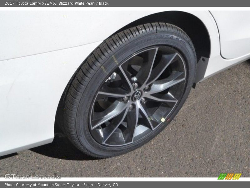 Blizzard White Pearl / Black 2017 Toyota Camry XSE V6