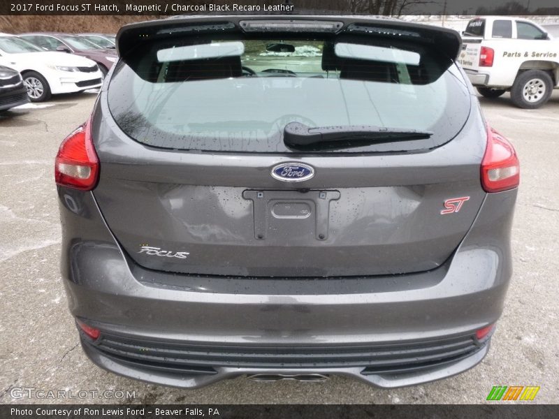 Magnetic / Charcoal Black Recaro Leather 2017 Ford Focus ST Hatch