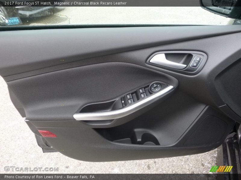 Magnetic / Charcoal Black Recaro Leather 2017 Ford Focus ST Hatch