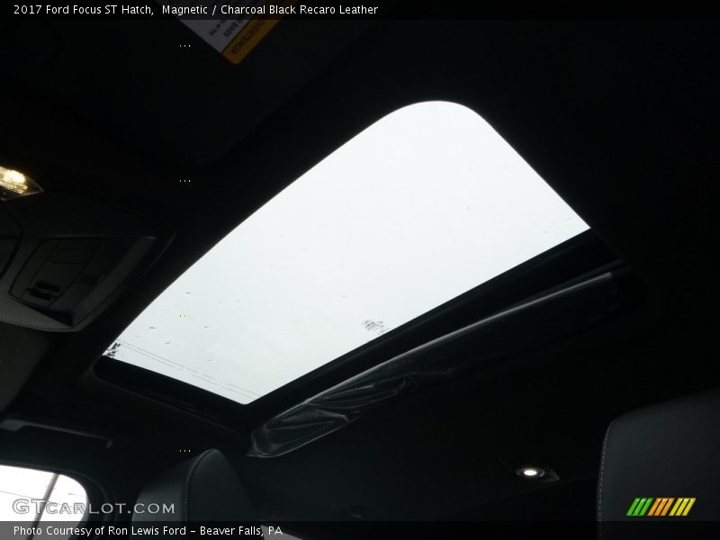 Magnetic / Charcoal Black Recaro Leather 2017 Ford Focus ST Hatch