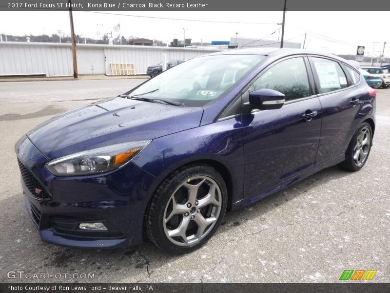 Front 3/4 View of 2017 Focus ST Hatch