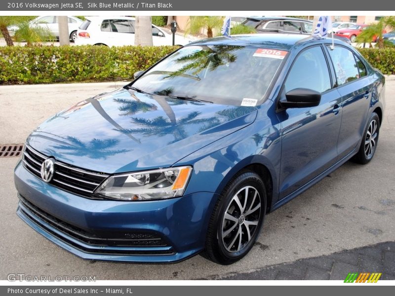 Front 3/4 View of 2016 Jetta SE