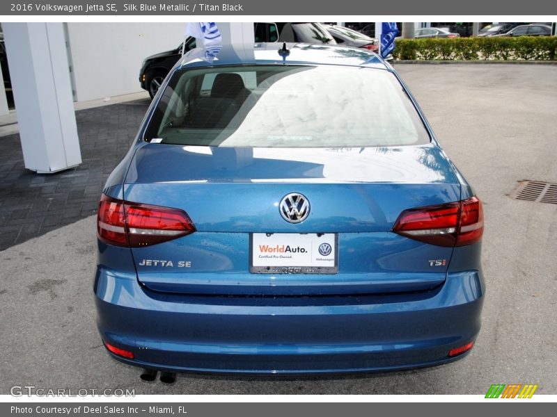 Silk Blue Metallic / Titan Black 2016 Volkswagen Jetta SE