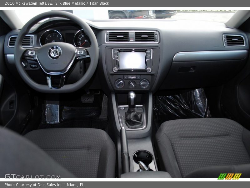 Silk Blue Metallic / Titan Black 2016 Volkswagen Jetta SE
