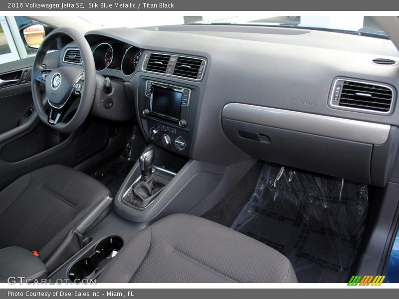 Silk Blue Metallic / Titan Black 2016 Volkswagen Jetta SE