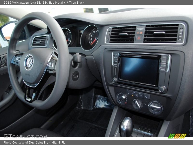 Silk Blue Metallic / Titan Black 2016 Volkswagen Jetta SE