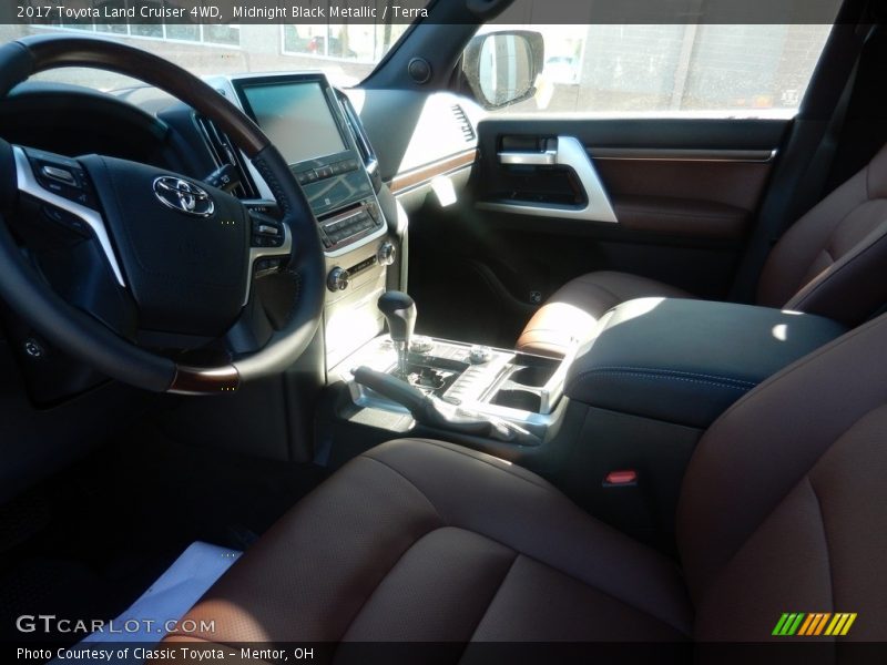 Midnight Black Metallic / Terra 2017 Toyota Land Cruiser 4WD