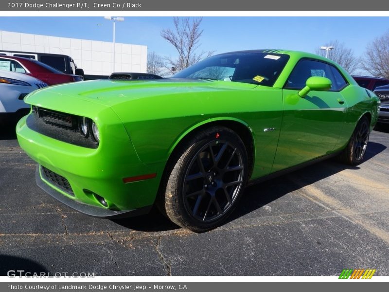 Front 3/4 View of 2017 Challenger R/T