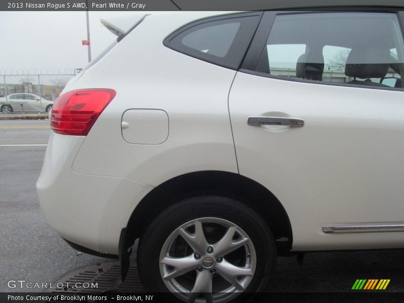 Pearl White / Gray 2013 Nissan Rogue S AWD