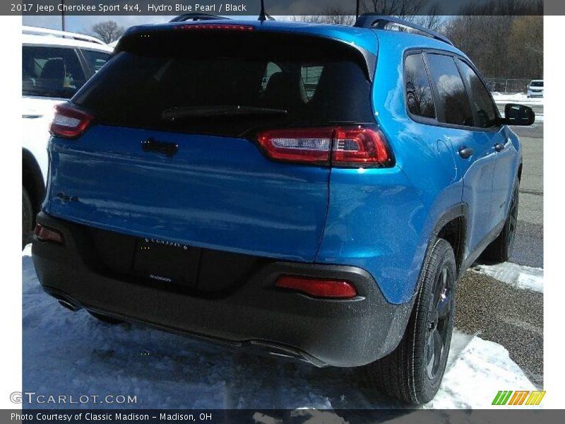 Hydro Blue Pearl / Black 2017 Jeep Cherokee Sport 4x4