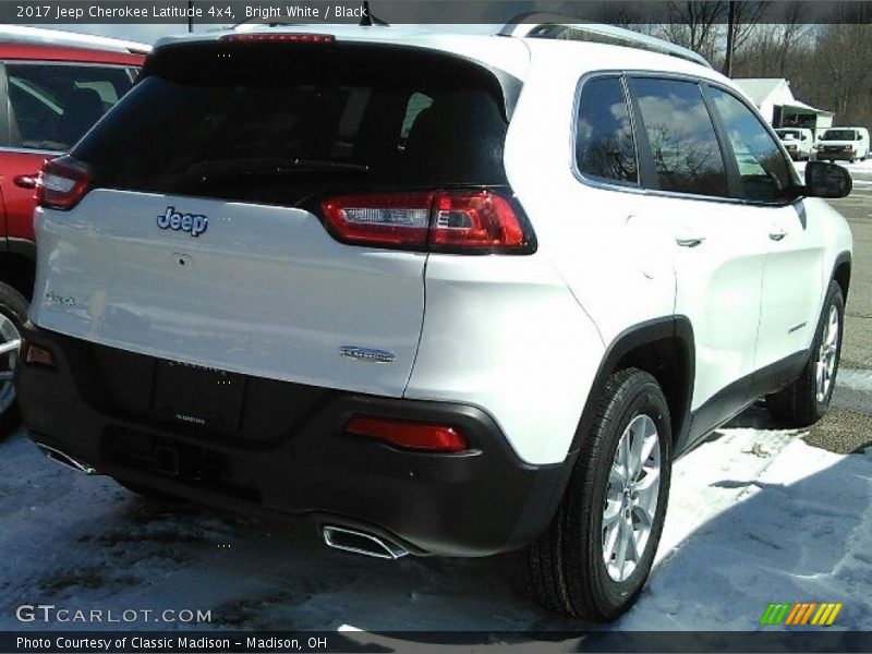 Bright White / Black 2017 Jeep Cherokee Latitude 4x4