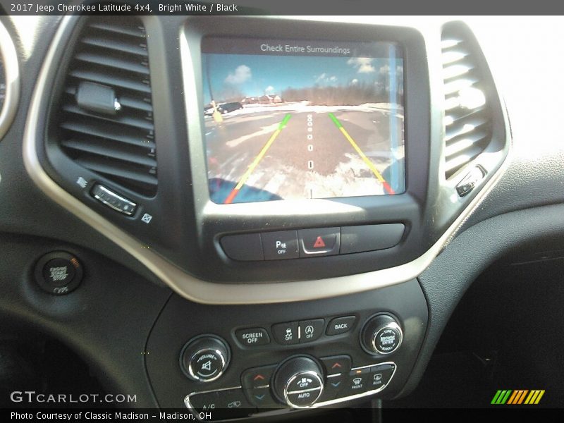 Bright White / Black 2017 Jeep Cherokee Latitude 4x4
