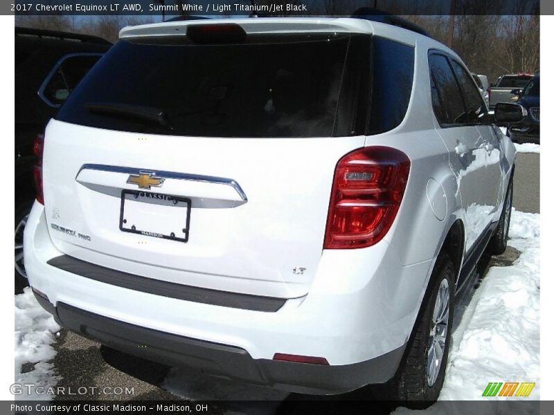 Summit White / Light Titanium/Jet Black 2017 Chevrolet Equinox LT AWD