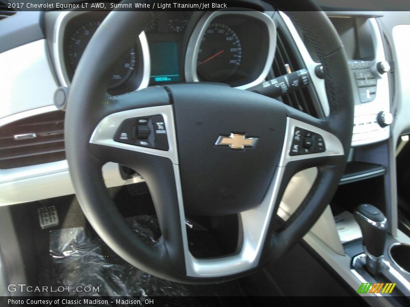 Summit White / Light Titanium/Jet Black 2017 Chevrolet Equinox LT AWD