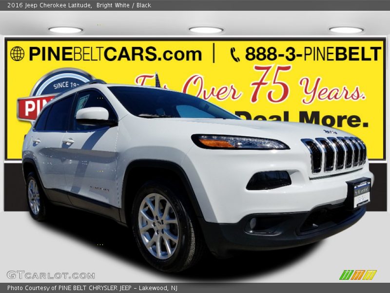 Bright White / Black 2016 Jeep Cherokee Latitude