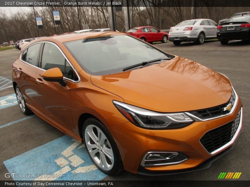 Front 3/4 View of 2017 Cruze Premier