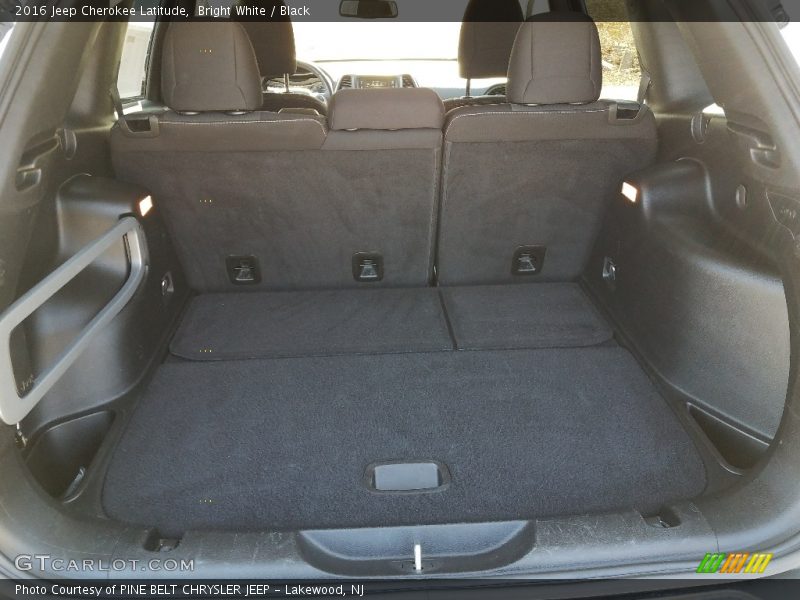 Bright White / Black 2016 Jeep Cherokee Latitude