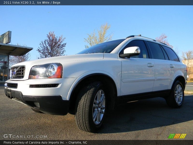 Ice White / Beige 2011 Volvo XC90 3.2