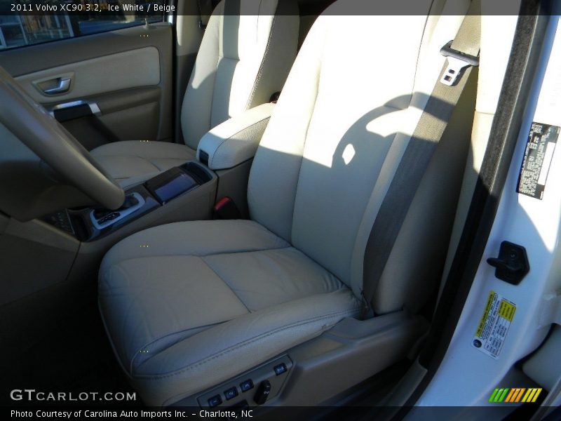 Ice White / Beige 2011 Volvo XC90 3.2