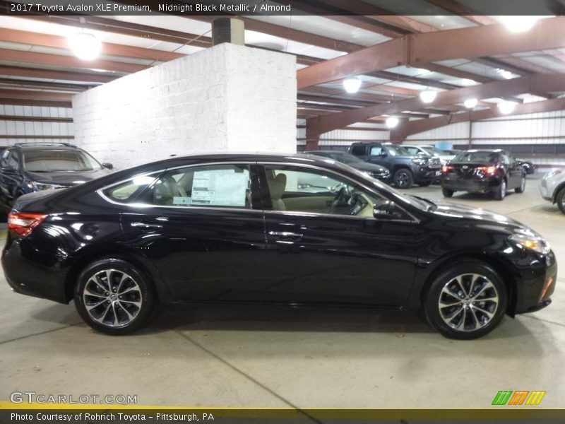 Midnight Black Metallic / Almond 2017 Toyota Avalon XLE Premium