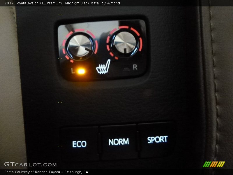 Midnight Black Metallic / Almond 2017 Toyota Avalon XLE Premium