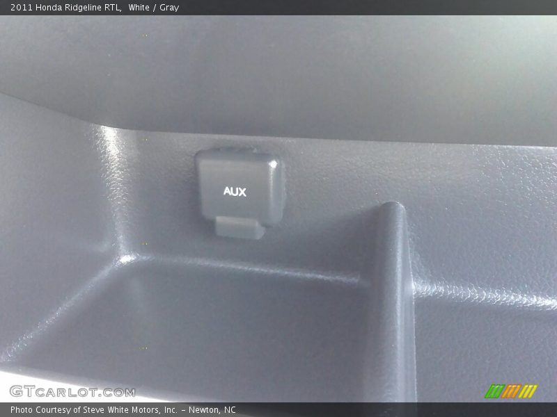 White / Gray 2011 Honda Ridgeline RTL