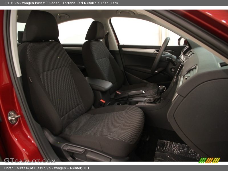 Fortana Red Metallic / Titan Black 2016 Volkswagen Passat S Sedan