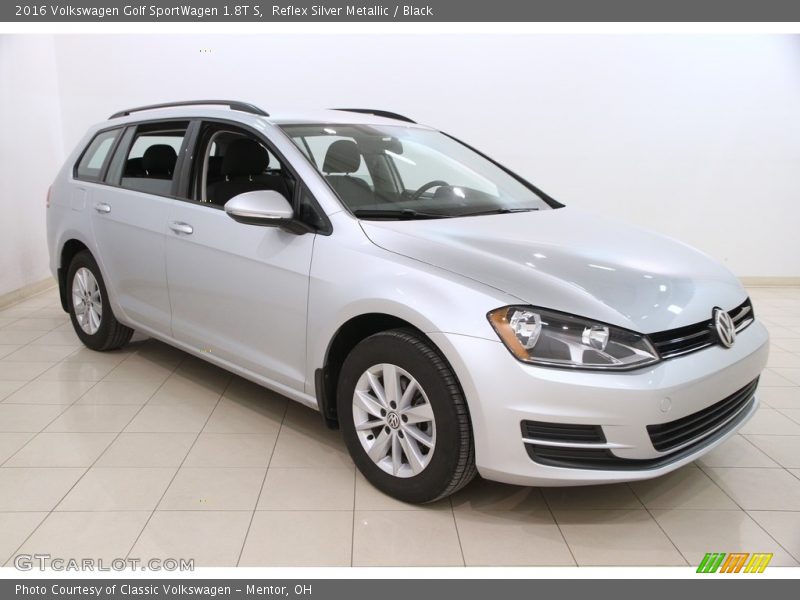 Front 3/4 View of 2016 Golf SportWagen 1.8T S