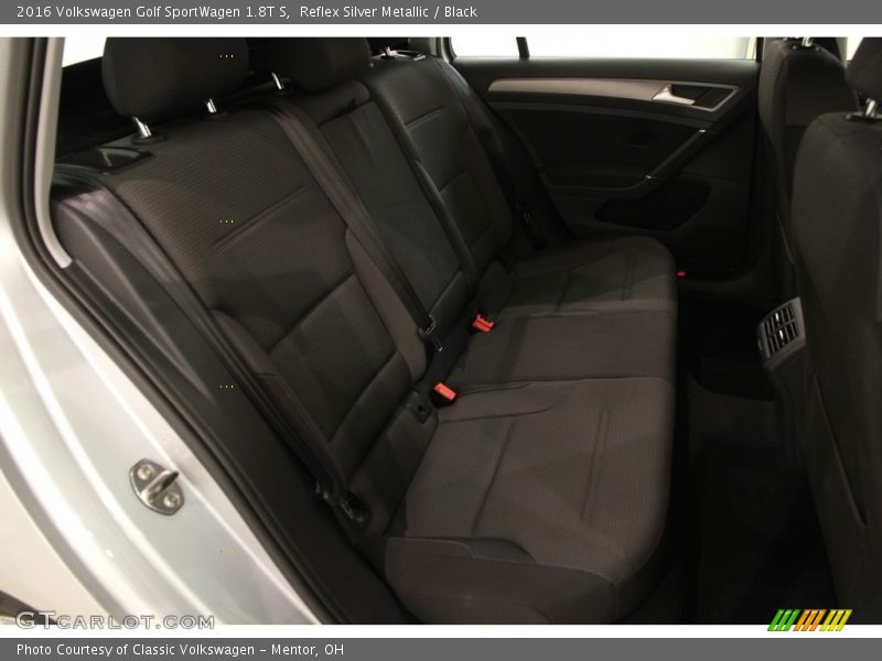 Reflex Silver Metallic / Black 2016 Volkswagen Golf SportWagen 1.8T S