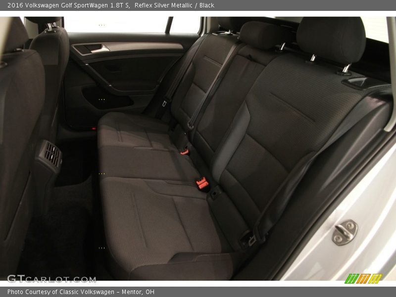 Reflex Silver Metallic / Black 2016 Volkswagen Golf SportWagen 1.8T S