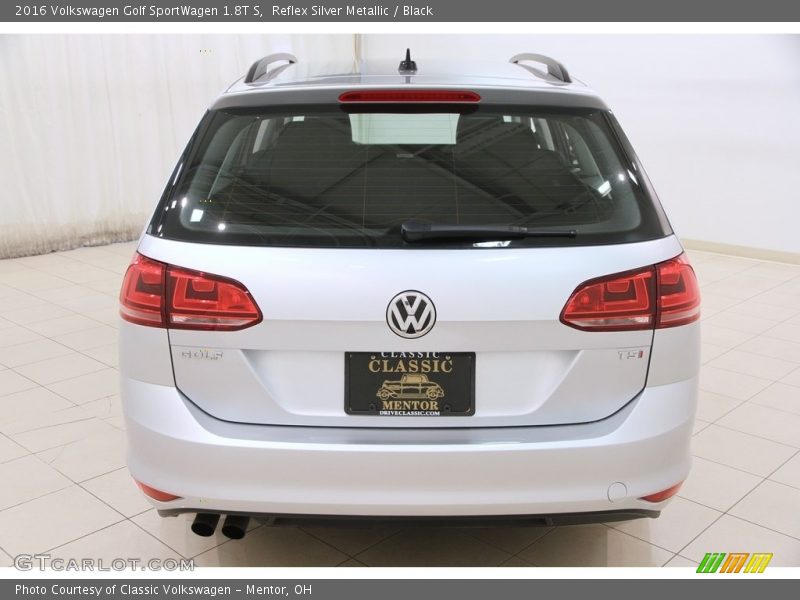 Reflex Silver Metallic / Black 2016 Volkswagen Golf SportWagen 1.8T S