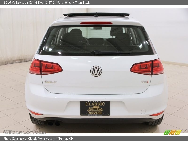 Pure White / Titan Black 2016 Volkswagen Golf 4 Door 1.8T S