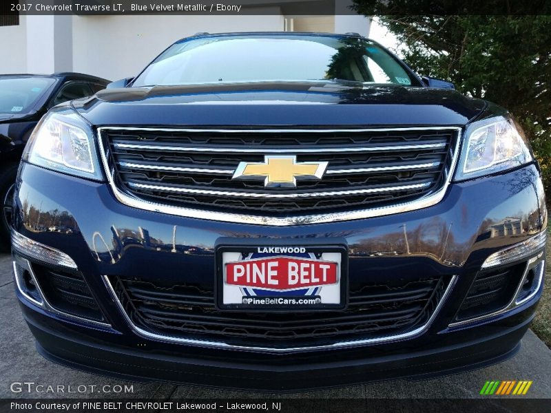 Blue Velvet Metallic / Ebony 2017 Chevrolet Traverse LT
