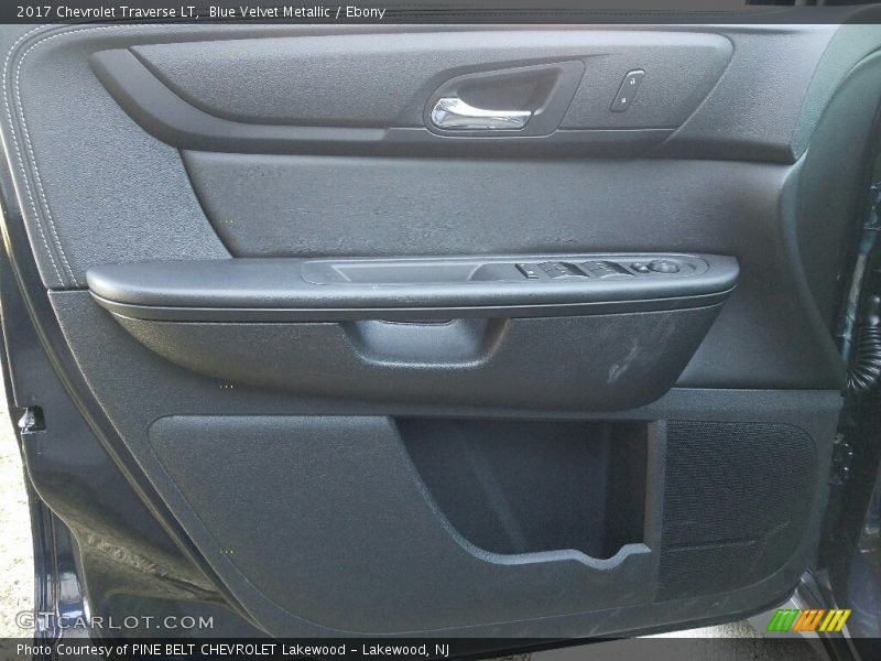 Blue Velvet Metallic / Ebony 2017 Chevrolet Traverse LT