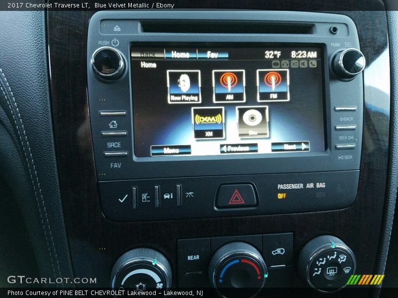 Blue Velvet Metallic / Ebony 2017 Chevrolet Traverse LT