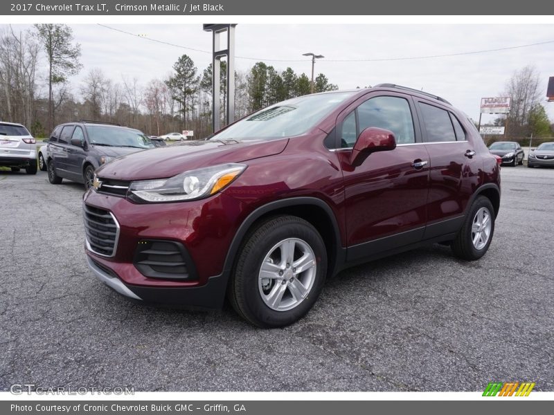 Front 3/4 View of 2017 Trax LT